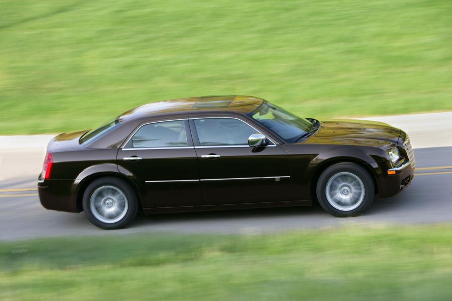  Chrysler 300C 2010 года  (фото 2 из 2)